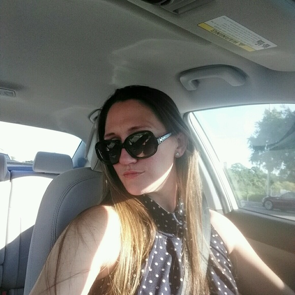 Kati: Posh ambassador, top seller with a boutique - Picture 1 of 1